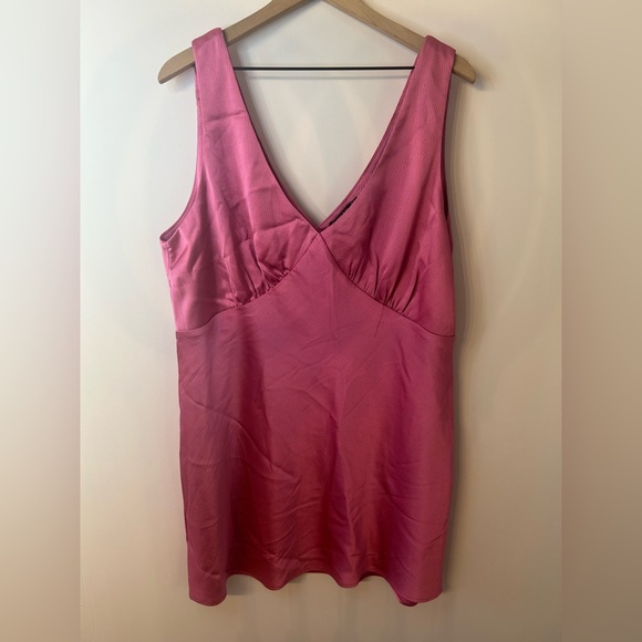 *NWT* Nasty Gal Women’s Pink Satin V Neck Ruched Bust Mini Dress, Size 18 - Picture 5 of 13
